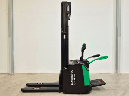 Apilador Electrico con plataforma hangcha CDD16-AC2S-I - 3576006 | Europea de Carretillas