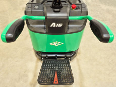 Apilador Electrico con plataforma hangcha CDD16-AC2S-I - 3576006 | Europea de Carretillas