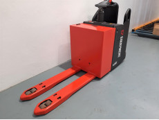 Transpaleta Electrica con plataforma mb forklift KPL201 (Litio) - 3299002 | Europea de Carretillas