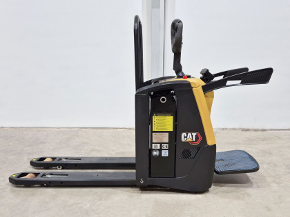 Transpaleta Electrica con plataforma caterpillar NPV20N3 (LITIO) - 3964002 | Europea de Carretillas
