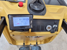 Transpaleta Electrica con plataforma caterpillar NPV20N3 (LITIO) - 3964002 | Europea de Carretillas