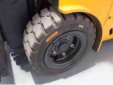 Carretilla Elevadora Electrica 3 ruedas mb forklift CPD20L2 (Litio) 48V 360Ah - 3041003 | Europea de Carretillas