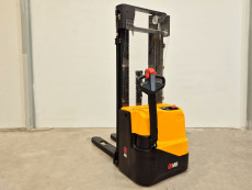 Apilador Electrico conductor a pie mb forklift WSA161L (Litio) 24V 205Ah - 3595012 | Europea de Carretillas
