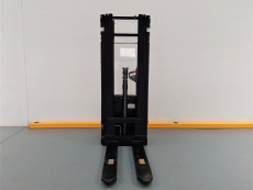 Apilador Electrico conductor a pie mb forklift WSA161L (Litio) 24V 205Ah - 3595012 | Europea de Carretillas