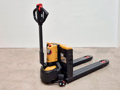 Transpaleta Electrica caterpillar NPP15QBL (Litio) 24V 30Ah - 3917003 | Europea de Carretillas 2