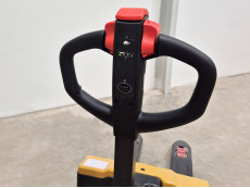 Transpaleta Electrica caterpillar NPP15QBL (Litio) 24V 30Ah - 3917003 | Europea de Carretillas