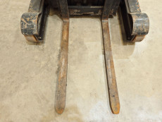 Carretilla Retractil conductor sentado linde R14 - 426031 | Europea de Carretillas
