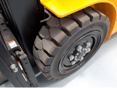 Carretilla Elevadora Electrica 4 ruedas mb forklift EFL302 (Litio) - 3185005 | Europea de Carretillas