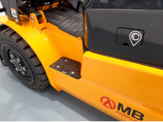 Carretilla Elevadora Electrica 4 ruedas mb forklift EFL302 (Litio) - 3185008 | Europea de Carretillas