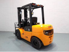 Carretilla Elevadora Electrica 4 ruedas mb forklift EFL302 (Litio) - 3185011 | Europea de Carretillas