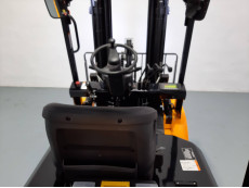 Carretilla Elevadora Electrica 4 ruedas mb forklift EFL302 (Litio) - 3185011 | Europea de Carretillas