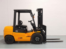 Carretilla Elevadora Electrica 4 ruedas mb forklift EFL302 (Litio) - 3185011 | Europea de Carretillas