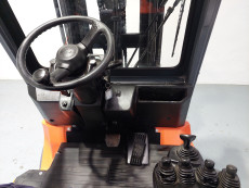 Carretilla Elevadora Electrica 4 ruedas toyota 7FBMF30 - 3201003 | Europea de Carretillas