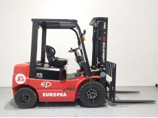 Carretilla Elevadora Electrica 4 ruedas mb forklift EFL252 (Litio) - 3258005 | Europea de Carretillas