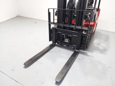 Carretilla Elevadora Electrica 4 ruedas mb forklift EFL252 (Litio) - 3258006 | Europea de Carretillas