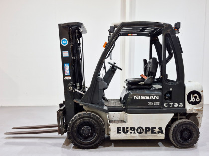 Carretilla Elevadora Diesel unicarriers Y1D2A25Q - 2511007 | Europea de Carretillas