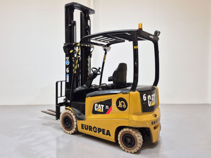 Carretilla Elevadora Electrica 4 ruedas caterpillar EP25CN-80E - 2615002 | Europea de Carretillas 2