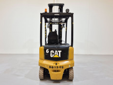 Carretilla Elevadora Electrica 4 ruedas caterpillar EP25CN-80E - 2615002 | Europea de Carretillas