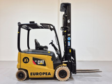 Carretilla Elevadora Electrica 4 ruedas caterpillar EP25CN-80E - 2615002 | Europea de Carretillas