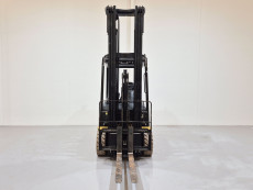 Carretilla Elevadora Electrica 4 ruedas caterpillar EP25CN-80E - 2615002 | Europea de Carretillas