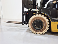 Carretilla Elevadora Electrica 4 ruedas caterpillar EP25CN-80E - 2615002 | Europea de Carretillas