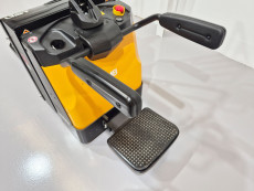 Transpaleta Electrica con plataforma mb forklift RPL201H (Litio) - 2929119 | Europea de Carretillas