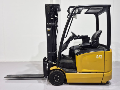 Carretilla Elevadora Electrica 3 ruedas caterpillar EP16ACNT - 2930002 | Europea de Carretillas