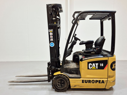 Carretilla Elevadora Electrica 3 ruedas caterpillar EP16ACNT - 2930005 | Europea de Carretillas