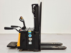 Apilador Electrico con plataforma mb forklift ES16-RSiL (Litio) - Elevacion de base - 2968008 | Europea de Carretillas