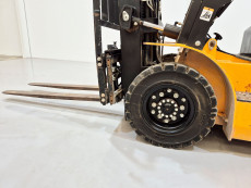 Carretilla Elevadora Electrica 4 ruedas mb forklift EFL252 (Litio) 80V 205Ah - 3258023 | Europea de Carretillas