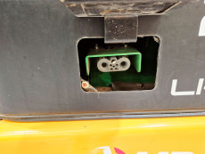 Carretilla Elevadora Electrica 4 ruedas mb forklift EFL252 (Litio) 80V 205Ah - 3258023 | Europea de Carretillas