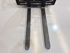 Carretilla Elevadora Electrica 3 ruedas mb forklift CPD18TVL (Litio) 80V 205Ah - 3521070 | Europea de Carretillas