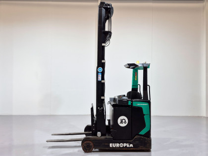 Carretilla Retractil conductor sentado mitsubishi RB16N2HC - 3563002 | Europea de Carretillas