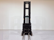 Carretilla Retractil conductor sentado mitsubishi RB16N2HC - 3563002 | Europea de Carretillas