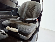 Carretilla Retractil conductor sentado mitsubishi RB16N2HC - 3563002 | Europea de Carretillas