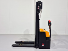 Apilador Electrico conductor a pie mb forklift WSA161L (Litio) 24V 205Ah - 3595038 | Europea de Carretillas