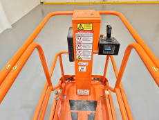 Plataforma Vertical Electrica snorkel TM12 - 3596007 | Europea de Carretillas