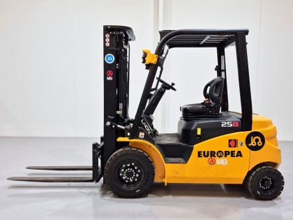 Carretilla Elevadora Electrica 4 ruedas mb forklift EFL253 (Litio) 80V 280Ah - 3629014 | Europea de Carretillas
