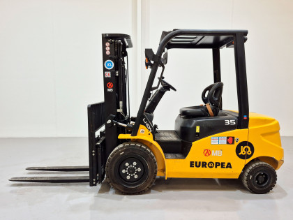 Carretilla Elevadora Electrica 4 ruedas mb forklift EFL353 - 3662003 | Europea de Carretillas