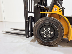 Carretilla Elevadora Electrica 4 ruedas mb forklift EFL353 - 3662003 | Europea de Carretillas