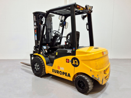 Carretilla Elevadora Electrica 4 ruedas mb forklift EFL353 - 3662006 | Europea de Carretillas 2