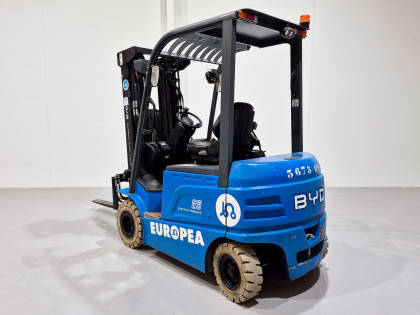 Carretilla Elevadora Electrica 4 ruedas byd SEF25C LitioHierroFosfato - 3675002 | Europea de Carretillas 2