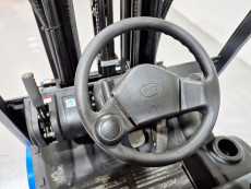 Carretilla Elevadora Electrica 4 ruedas byd SEF25C LitioHierroFosfato - 3675002 | Europea de Carretillas