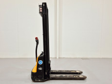 Apilador Electrico conductor a pie mb forklift ESA121 (2S360) (Gel) 24V 105Ah - 3712003 | Europea de Carretillas