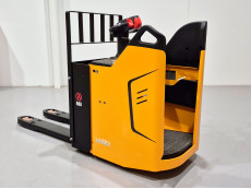 Transpaleta Electrica con plataforma mb forklift KPL201H (Litio) 24V 205Ah - 3822011 | Europea de Carretillas