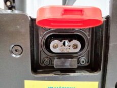 Transpaleta Electrica con plataforma mb forklift KPL201H (Litio) 24V 205Ah - 3822011 | Europea de Carretillas