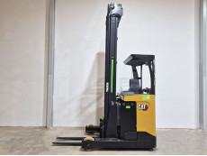 Carretilla Retractil conductor sentado caterpillar NR16N3H (Litio) - 3908006 | Europea de Carretillas
