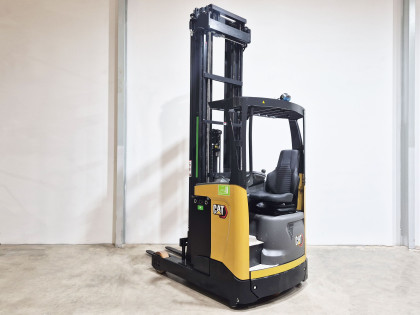 Carretilla Retractil conductor sentado caterpillar NR16N3H (Litio) - 3908006 | Europea de Carretillas 2