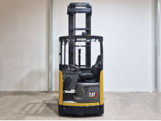 Carretilla Retractil conductor sentado caterpillar NR16N3H (Litio) - 3908006 | Europea de Carretillas