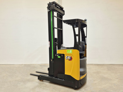 Carretilla Retractil conductor sentado caterpillar NR14N3C - 3963002 | Europea de Carretillas 2